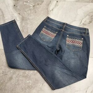 l.e.i. Taylor Low-Rise Skinny Stretch Dark Wash Embroidered Jeans